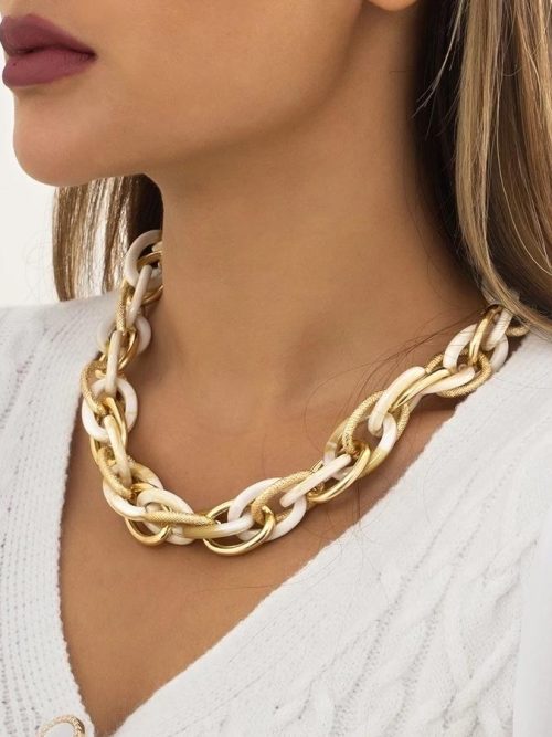 Ileesa Twisted Chain White Links Necklace
