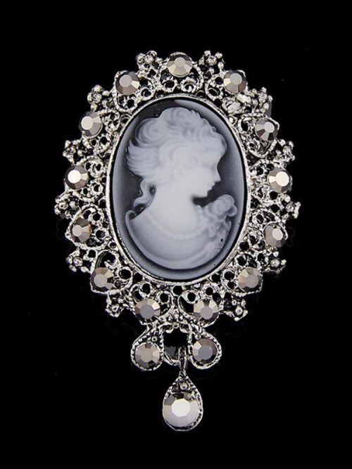 Cassandra Vintage Cameo Brooch
