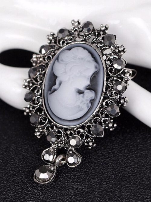 Cassandra Vintage Cameo Brooch