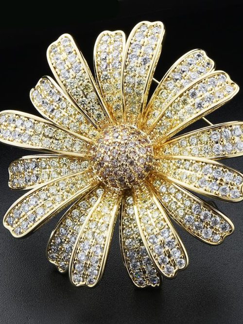 Mu Blossomed Daisy Crystal Brooch
